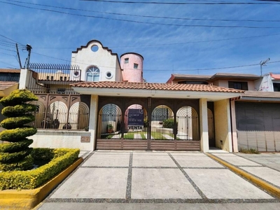 Casa en Venta en Ciudad Satélite Naucalpan de Juárez, Mexico