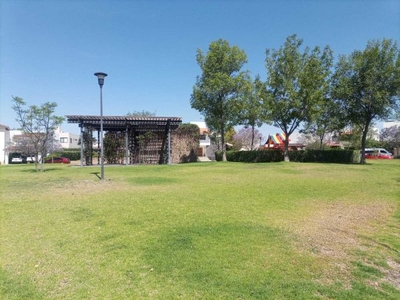 Terreno Residencial en Campanario de Querétaro frente a área verde, excelente ub