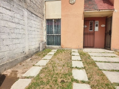 Casa en condominio en venta Av. De La Caridad, Paseos De Chalco, Estado De México, México