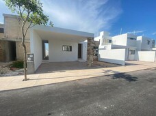 doomos. casa en merida en privada inara. de una planta modelo 148