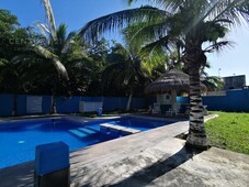 doomos. en venta hermosa casa amueblada en misión de las flores, 2 rec., playa del carmen p3680