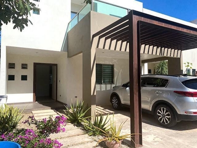 Casa amueblada en renta residencial Palmaris by Cumbres