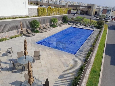 Casa en Renta con roof garden y en privada con Alberca en Cumbres de Juriquilla