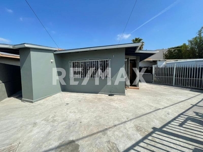 CASA EN RENTA DE 3 RECÁMARAS EN OTAY CONSTITUYENTE, TIJUANA B.C.