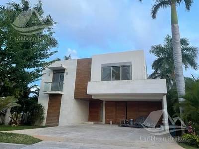 Casa en Renta en Puerto Cancún Canales B-MSN5972