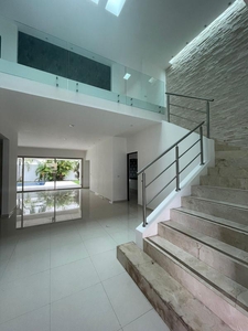 Hermosa casa familiar en residencial privada villa magna cancun