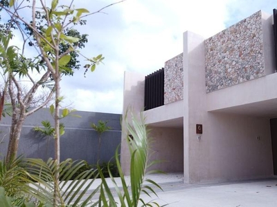 ¡¡¡RENTA!!! Townhouse con alberca en Kahuna, Temozón Norte, Mérida, Yucatán