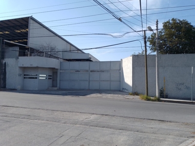 Se Renta Nave Industrial Calle Azteca Col. Moctezuma , Monterrey Nuevo León