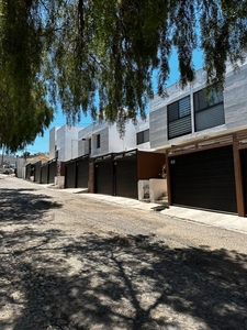 TOWNHOUSE EN RENTA, LOS OLIVOS