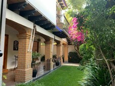 en venta, calacoaya, hermosa casa estilo colonial español - 6 baños - 232 m2