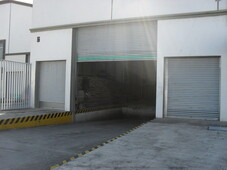 BODEGA EN RENTA DE 2300 M2