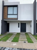 casa en venta aurea a 6 min del aeropuerto