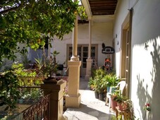 Excelente oportunidad de inversión amplia casa sobre calle Hidalgo en Toluca