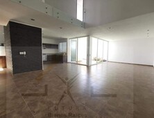 PRECIOSA RESIDENCIA EN VENTA, FRACC. RINCÓN DE LA MONTAÑA, MORELIA, MICH.