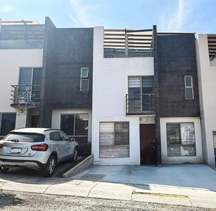 5m Casa En Venta En Residencial Del Parque, Industrial El Marques Queretaro.