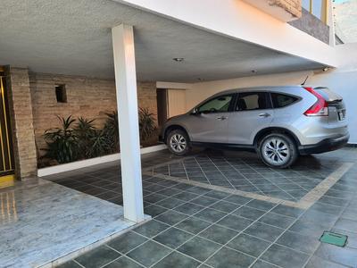 Amplia Casa En Venta En Colonia Altamira, Zapopan, ¡una Oportunidad Imperdible!