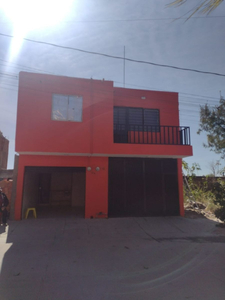 Amplia Casa En Venta En Tesistán Con Local Comercial