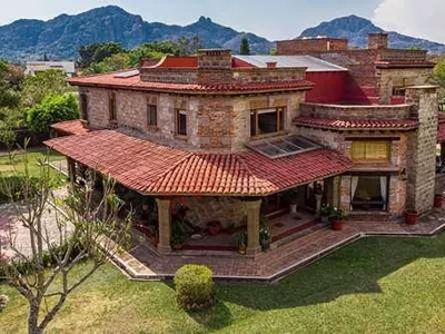 Casa Con Jardín Y Alberca En Venta En Valle De Atongo, Tepoztlan