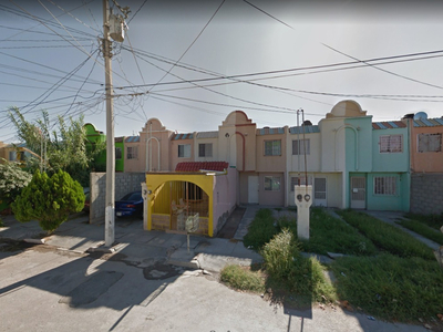 Casa En Remate Ubicada En El Pedregal, Torreón, Coahuila. Aprovecha Esta Gran Oportunidad.-ao