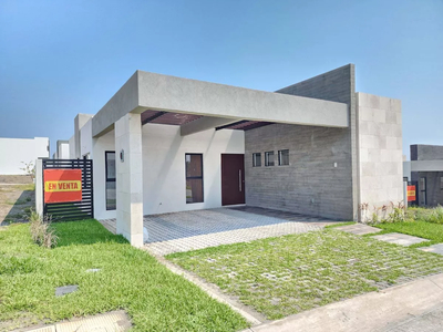 Casa En Venta De 1 Nivel En Punta Tiburón.