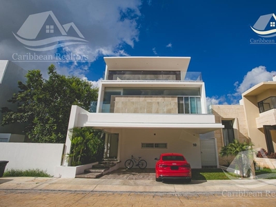 Casa En Venta En Cancun Arbolada / Codigo: Jso3105