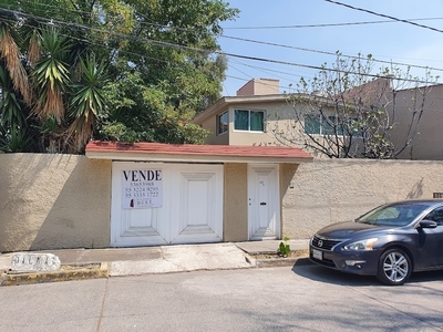 Casa En Venta En Jardines De San Mateo, 4 Recámaras Y 3 Estacionamientos