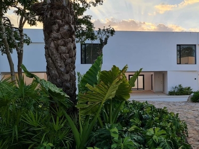 Casa En Venta En Mérida, Privada Oasis Residencial, Mod. 225
