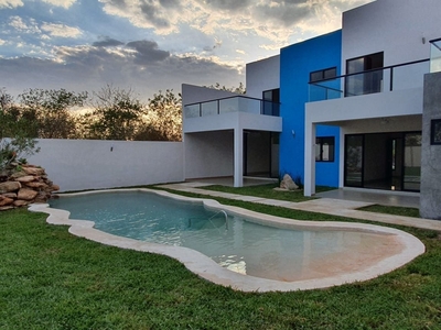 Casa En Venta En Mérida, Privada Praderas Del Mayab Mod. Bos