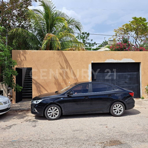 Casa En Venta Muy Espaciosa, Con Alberca Y Jardín Con Árboles Frutales.