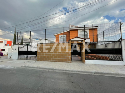 Casa En Venta Ubicada En Privada Juriquilla Rcv-230428-gb