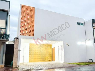 Casa Equipada En Venta Con Doble Altura En Villas Del Renacimiento, Torreón, Coahuila
