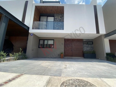 Casa Venta Nuevo Refugio Condominio Olmos, en la ciudad de Querétaro. Qro.