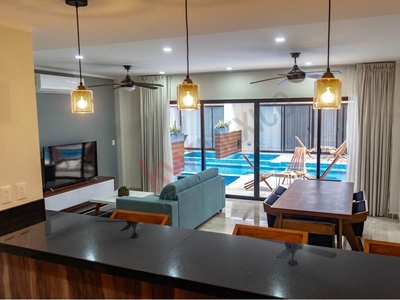 En venta departamento de 3 habitaciones amueblado y equipado, swim up y Lock off de 166 m² en Aldea Zama, Tulum
