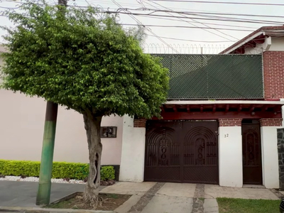 Enorme Casa En Venta | 4 Recámaras, 4 Baños, Alberca, Jardín Y Garage En Jardines De Cuernavaca