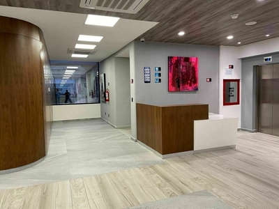 Oficina O Consultorio Nuevo En La Mejor Plaza Médica Modern