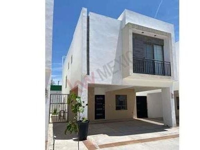 Renta Casa Con Alberca En Sector Viñedos, Villa De Las Palmas, Torreon, Coahuila