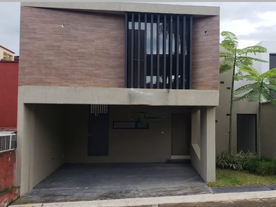 Se Vende Casa En Fraccionamiento Tres Ríos En Fortín, Ver.
