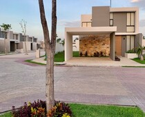 Casa equipada en venta en Mérida con piscina y excedente | Moratta Dzityá Palia+