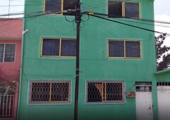 Casa en venta en la alcaldía de Iztapalapa - 5 habitaciones - 2 baños