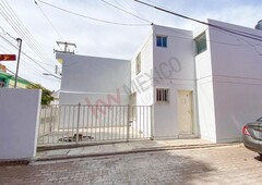 renta casa en col. fovissste a unas cuadras de av. muñoz atrás del campestre.