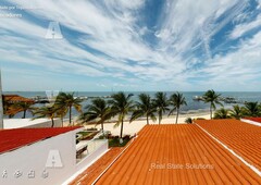 Doomos. Casa en Venta/Renta AMUEBLADA, 5 Recámaras Frente al Mar, Zona Hotelera, Cancún