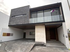 Doomos. Mítica Residencial -CARRETERA NACIONAL- Casa en Venta Zona Sur de Monterrey N.L.