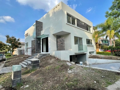 Casa en Renta dentro de coto en Venta o Renta en Valle Real