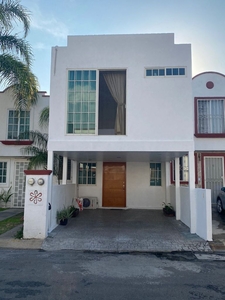 Grandiosa Casa en Coto Jardines de Miraflores Remodelada cercano a 8 de Julio y Periférico