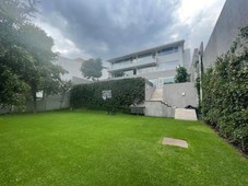 Casa en renta o venta en Lomas de Bezares con amplio jardín