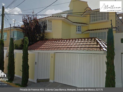 Casa en venta Privada De Fresnos, Delegación Santa María Totoltepec, Toluca De Lerdo, Estado De México, México