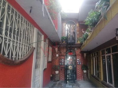 Casa en Venta en la col Ampliación Miguel Hidalgo,con opción a 2 viviendas Independientes