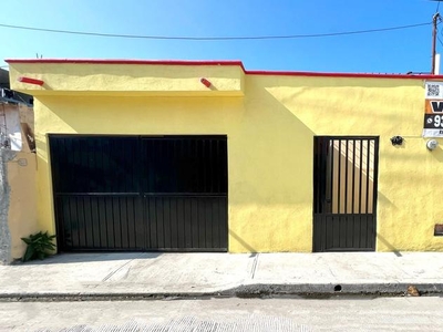Casas en venta - 180m2 - 2 recámaras - Ciudad del Carmen - $1,400,000