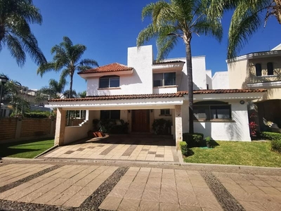 Casas en venta - 250m2 - 3 recámaras - Lomas del Valle - $9,000,000