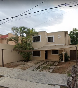 Casa En Venta De Recuperación Bancaria En Calle 8 Jardines De Vista Alegre I, Mérida Yucatán México. Fjma17